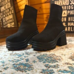 SHEIN Black Heeled Boots with Chunky Platform Sole